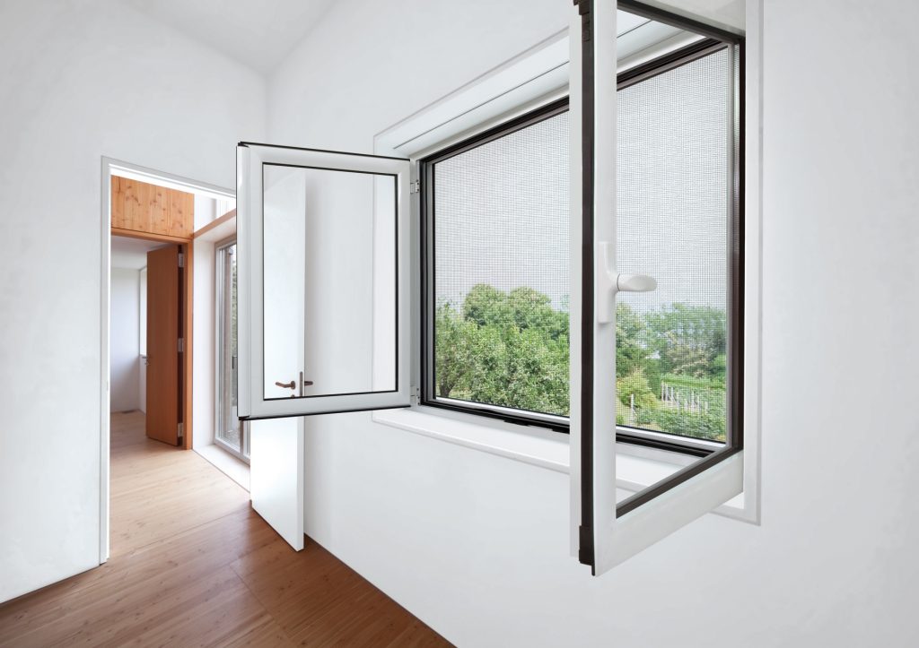 Ventanas de aluminio fabricadas por Iproal carpintería en Torre-Pacheco.