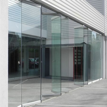 Ventanas de aluminio instaladas por Iproal carpintería en Torre-Pacheco.