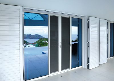 Ventanas de aluminio fabricadas por Iproal carpintería en Puente Tocinos.