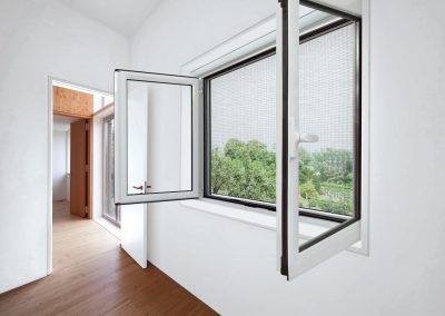 Ventanas de aluminio fabricadas por Iproal carpintería en Torre-Pacheco.